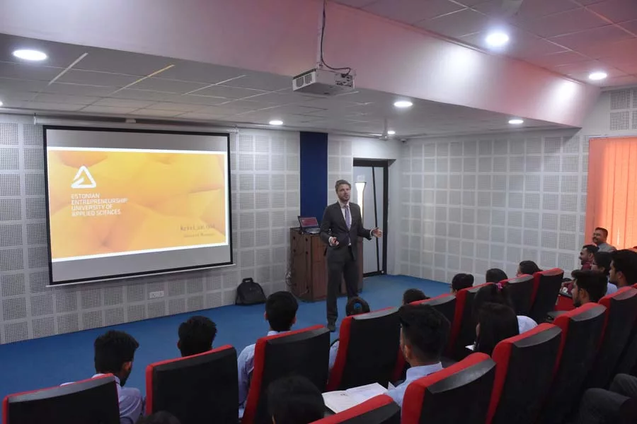 Delegations-from-Estonian-Entrepreneurship-University-02