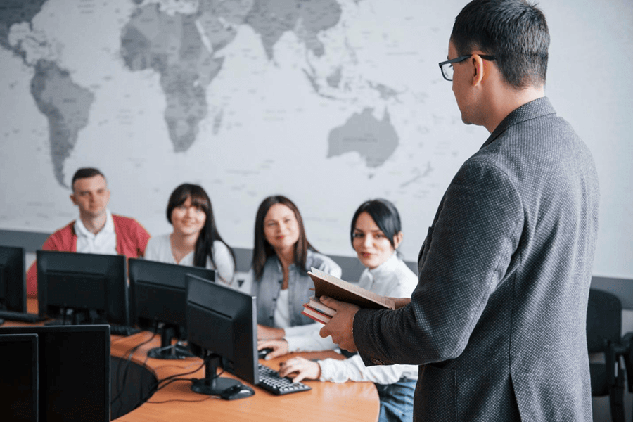 Top Business and Management Courses to Pursue After 12th
