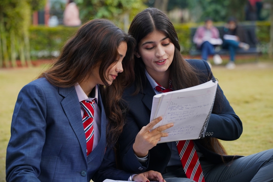Top 12 B.Sc Courses to Pursue After 12th for a Bright Career